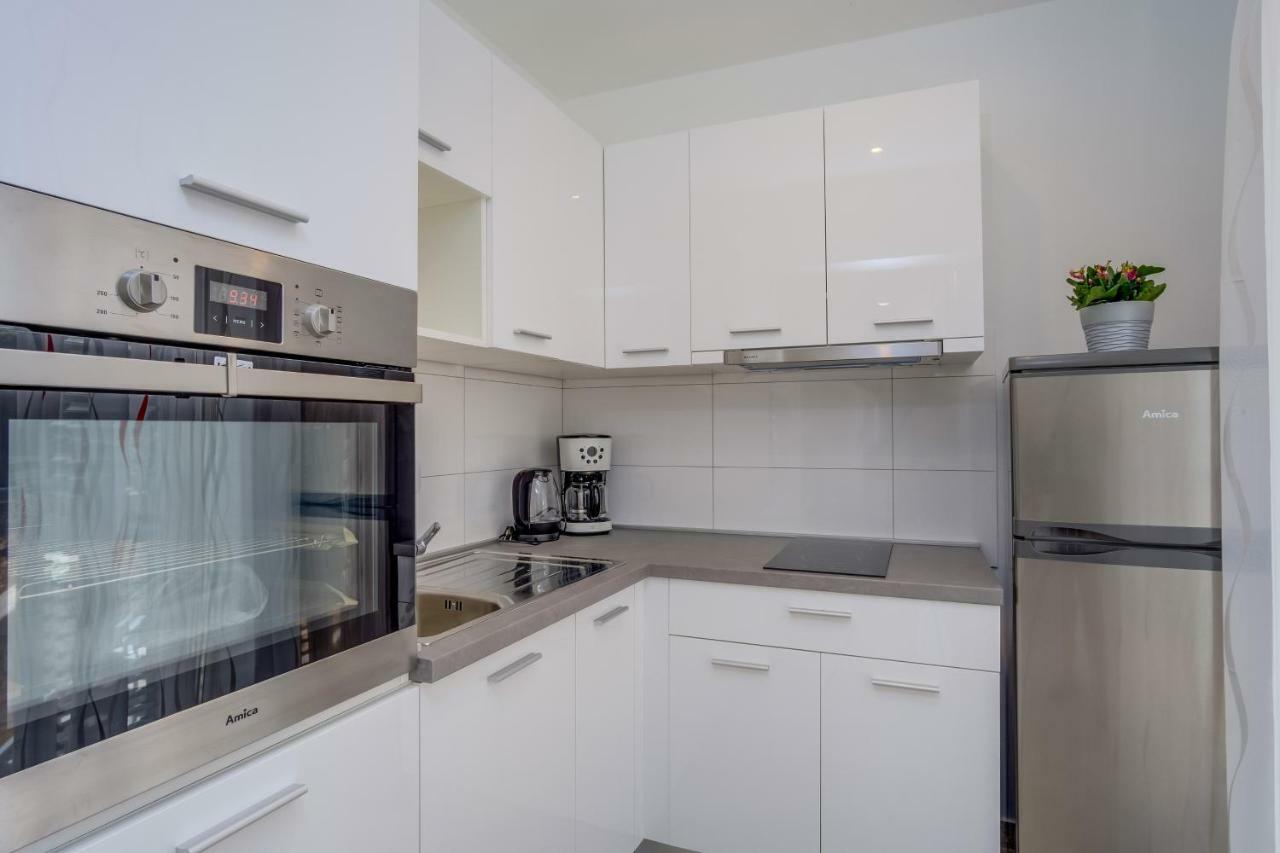 Apartmani Beatrice マリ・ロシニュ エクステリア 写真